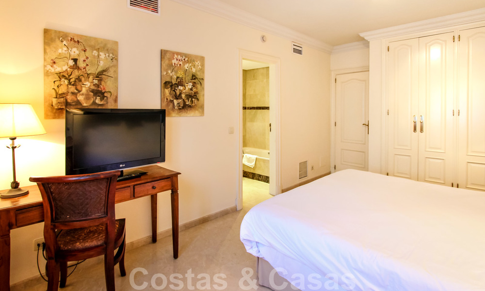 Aantrekkelijk investerings- of vakantieappartement te koop in een populair resort, op loopafstand van het strand en Puerto Banus, Marbella 21918