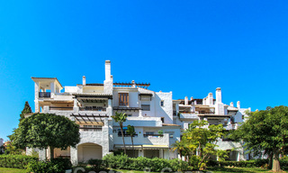 Recentelijk gerenoveerd helder appartement te koop in een prachtig strandcomplex op loopafstand van voorzieningen en San Pedro, Marbella 21941 