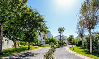 Recentelijk gerenoveerd helder appartement te koop in een prachtig strandcomplex op loopafstand van voorzieningen en San Pedro, Marbella 21945 