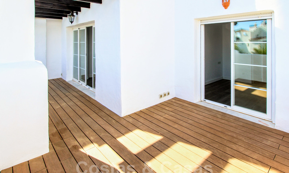 Recentelijk gerenoveerd helder appartement te koop in een prachtig strandcomplex op loopafstand van voorzieningen en San Pedro, Marbella 21951