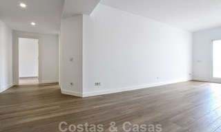 Recentelijk gerenoveerd helder appartement te koop in een prachtig strandcomplex op loopafstand van voorzieningen en San Pedro, Marbella 21953 