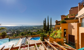 Indrukwekkend penthouse appartement te met panoramisch zeezicht te koop in de Golf Vallei van Nueva Andalucia, Marbella 37525 