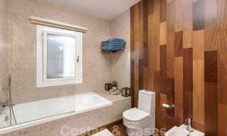 Indrukwekkend penthouse appartement te met panoramisch zeezicht te koop in de Golf Vallei van Nueva Andalucia, Marbella 37547 