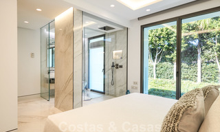 Privé herverkoop! Ultra deluxe avant garde strand appartement te koop in een exclusief complex aan de New Golden Mile, Marbella - Estepona. Verlaagd in prijs! 22051 