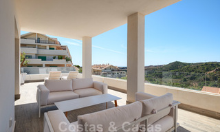 Helder en ruim appartement met enorm terras te koop op de New Golden Mile, Marbella - Estepona 22127 