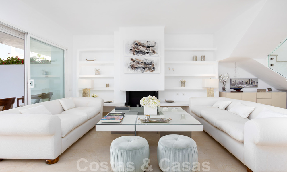 Wondermooi luxe penthouse appartement te koop, met fantastisch zeezicht en op loopafstand van het strand, Oost Marbella 22229