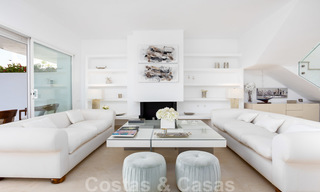 Wondermooi luxe penthouse appartement te koop, met fantastisch zeezicht en op loopafstand van het strand, Oost Marbella 22229 