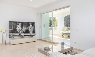 Wondermooi luxe penthouse appartement te koop, met fantastisch zeezicht en op loopafstand van het strand, Oost Marbella 22231 