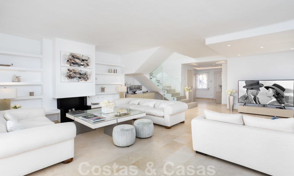 Wondermooi luxe penthouse appartement te koop, met fantastisch zeezicht en op loopafstand van het strand, Oost Marbella 22232