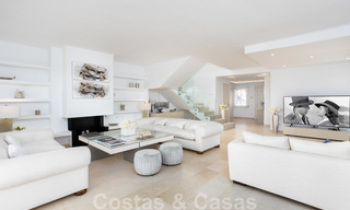 Wondermooi luxe penthouse appartement te koop, met fantastisch zeezicht en op loopafstand van het strand, Oost Marbella 22232 