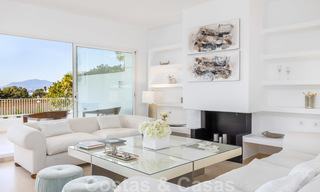 Wondermooi luxe penthouse appartement te koop, met fantastisch zeezicht en op loopafstand van het strand, Oost Marbella 22234 