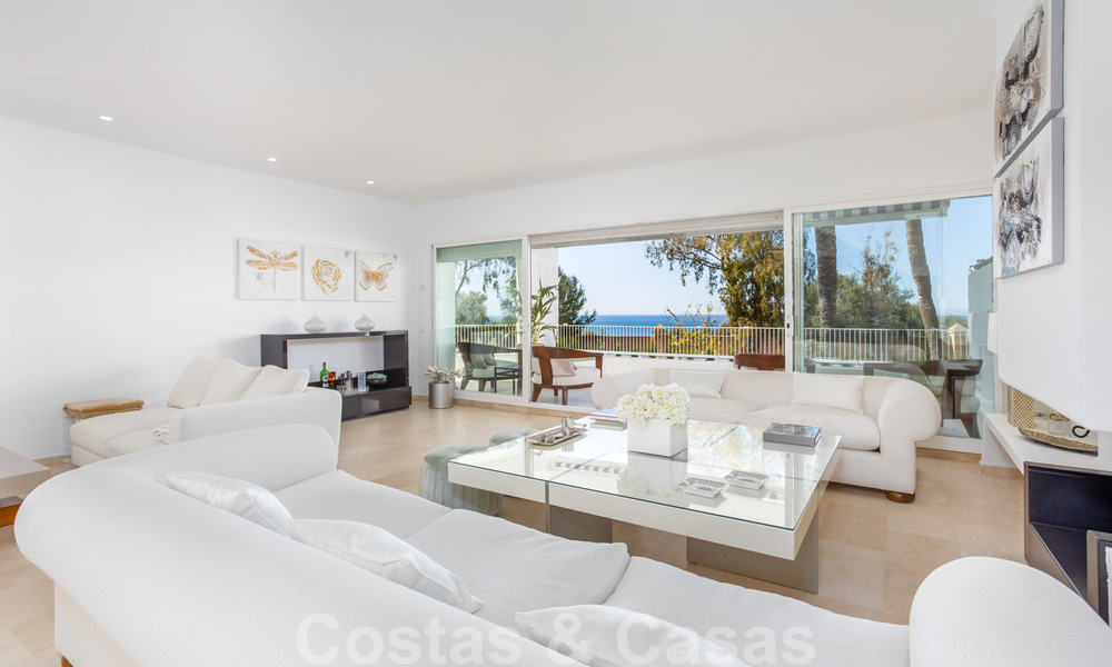 Wondermooi luxe penthouse appartement te koop, met fantastisch zeezicht en op loopafstand van het strand, Oost Marbella 22236