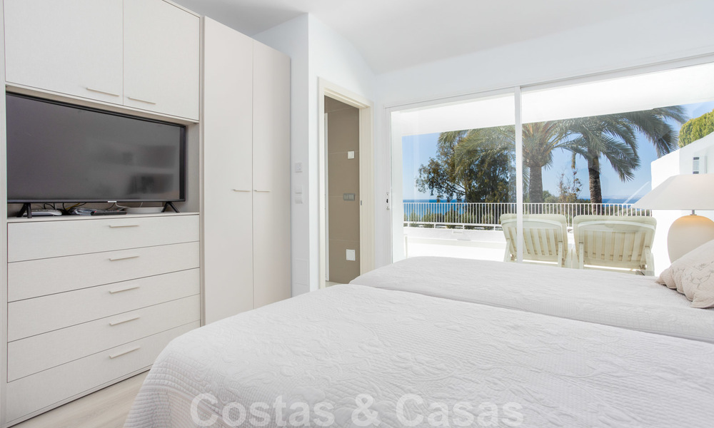Wondermooi luxe penthouse appartement te koop, met fantastisch zeezicht en op loopafstand van het strand, Oost Marbella 22247