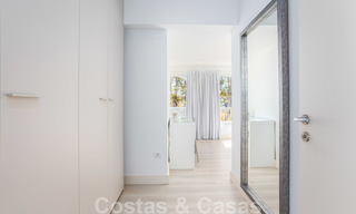 Wondermooi luxe penthouse appartement te koop, met fantastisch zeezicht en op loopafstand van het strand, Oost Marbella 22254 