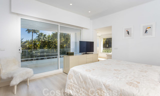 Wondermooi luxe penthouse appartement te koop, met fantastisch zeezicht en op loopafstand van het strand, Oost Marbella 22255 