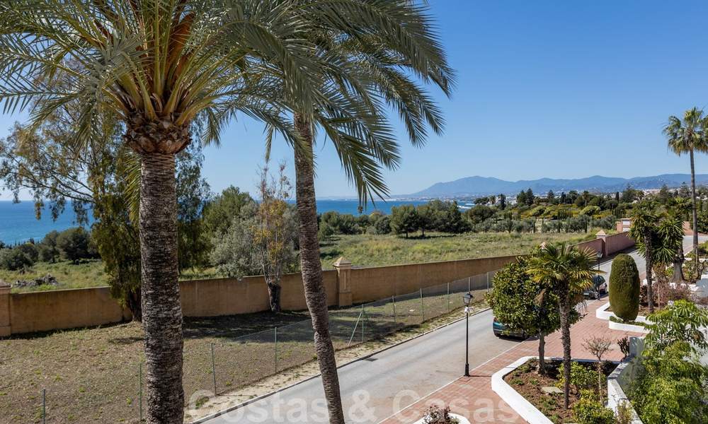 Wondermooi luxe penthouse appartement te koop, met fantastisch zeezicht en op loopafstand van het strand, Oost Marbella 22262