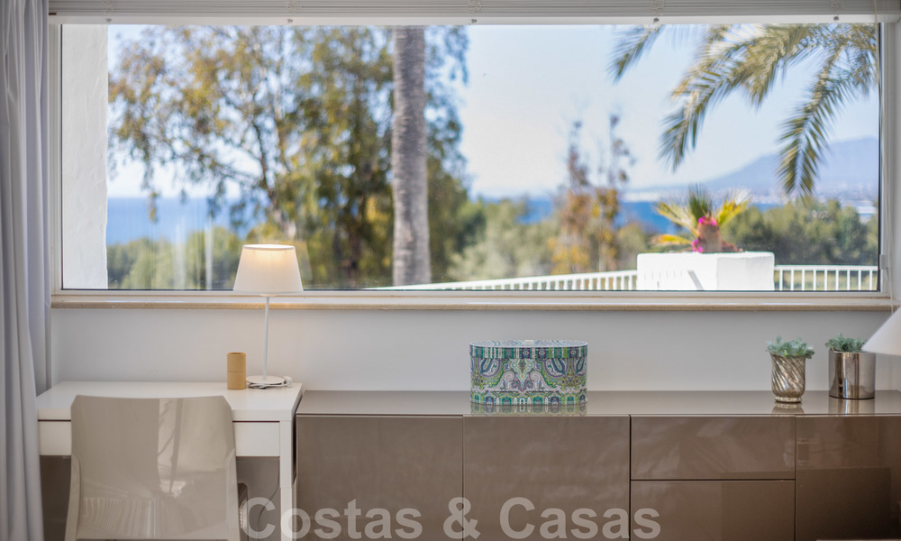 Wondermooi luxe penthouse appartement te koop, met fantastisch zeezicht en op loopafstand van het strand, Oost Marbella 22267