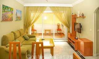 Gezellig penthouse appartement met zeezicht te koop, op loopafstand van voorzieningen en strand, Golden Mile, Marbella 22317 