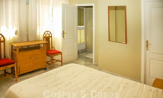 Gezellig penthouse appartement met zeezicht te koop, op loopafstand van voorzieningen en strand, Golden Mile, Marbella 22320 