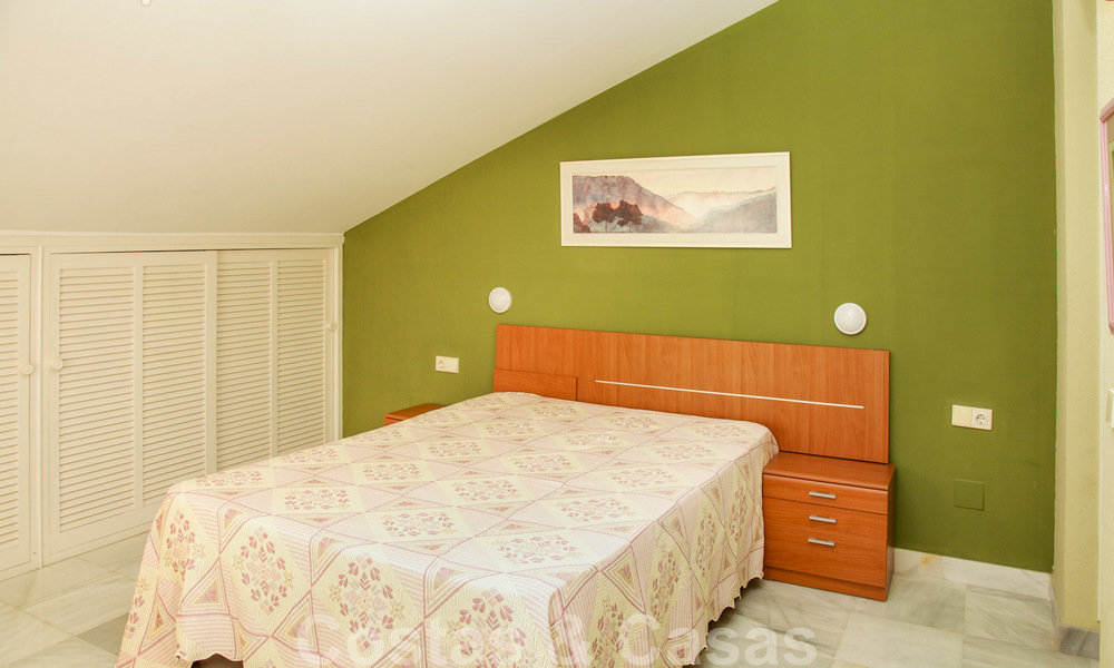 Gezellig penthouse appartement met zeezicht te koop, op loopafstand van voorzieningen en strand, Golden Mile, Marbella 22325