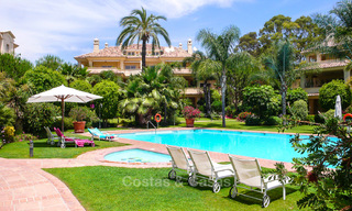 Las Alamandas: Luxe appartementen en penthouses te koop in exclusief eerstelijngolf complex in Nueva-Andalucia, Marbella 22804 