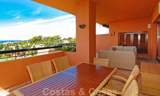 Gran Bahia: Luxe appartementen te koop in een prestigieuze strandwijk en exclusief complex, net ten oosten van de stad Marbella 23011 
