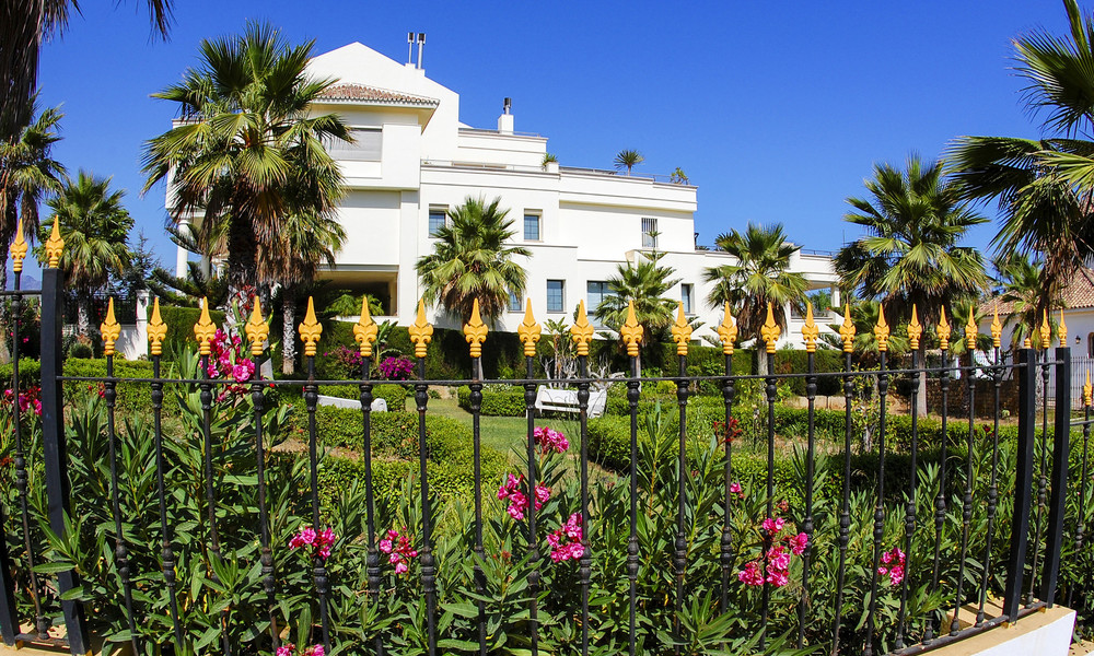 Oasis de Banus: Beachfront luxe appartementen te koop op de Golden Mile, Marbella, op loopafstand van Puerto Banus 23068