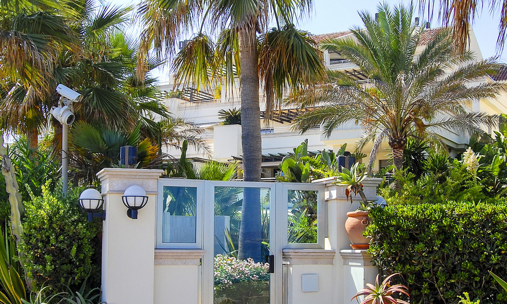 Oasis de Banus: Beachfront luxe appartementen te koop op de Golden Mile, Marbella, op loopafstand van Puerto Banus 23070