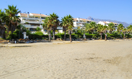 Oasis de Banus: Beachfront luxe appartementen te koop op de Golden Mile, Marbella, op loopafstand van Puerto Banus 23071