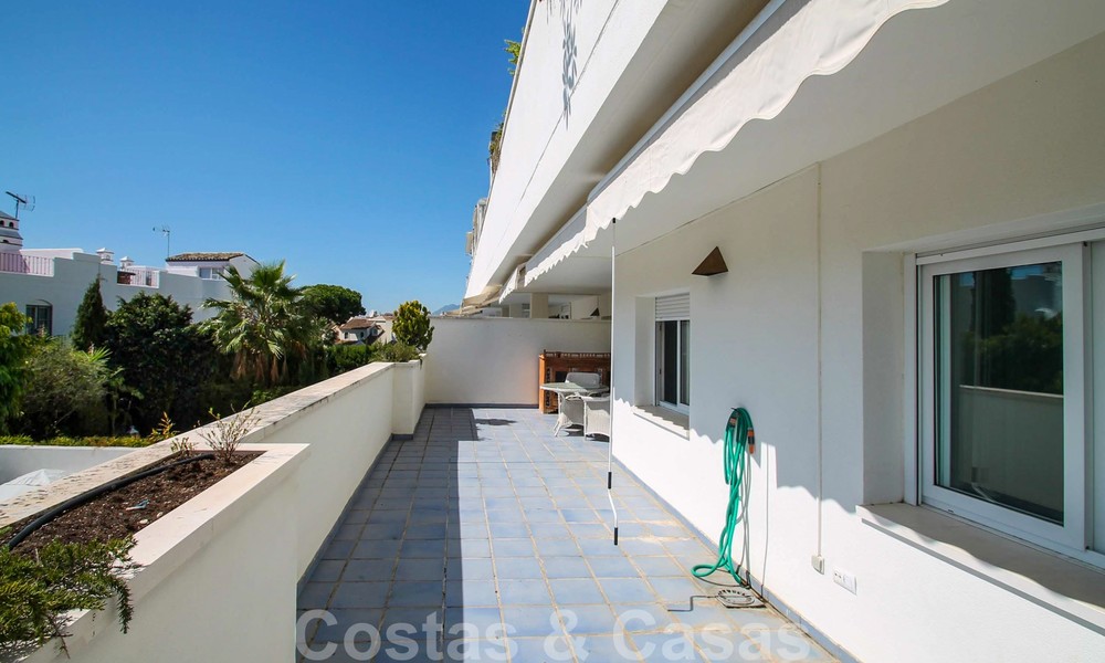 Ruim 3-slaapkamer appartement te koop in Nueva Andalucia - Marbella, op loopafstand van het strand en Puerto Banus 23130