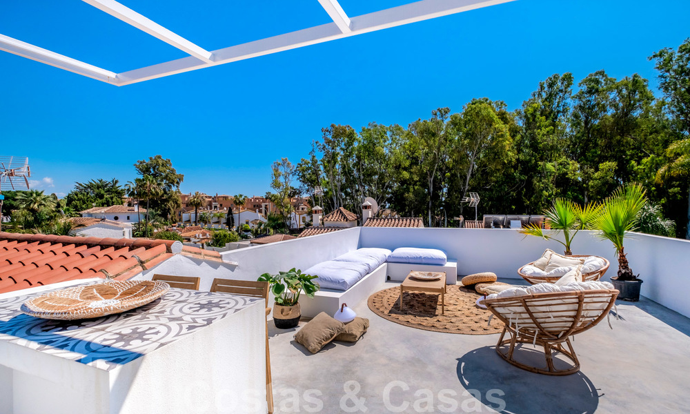 Prachtig gerenoveerde halfvrijstaande villa in Ibiza stijl te koop, op loopafstand van het strand en centrum van San Pedro - Marbella 23359