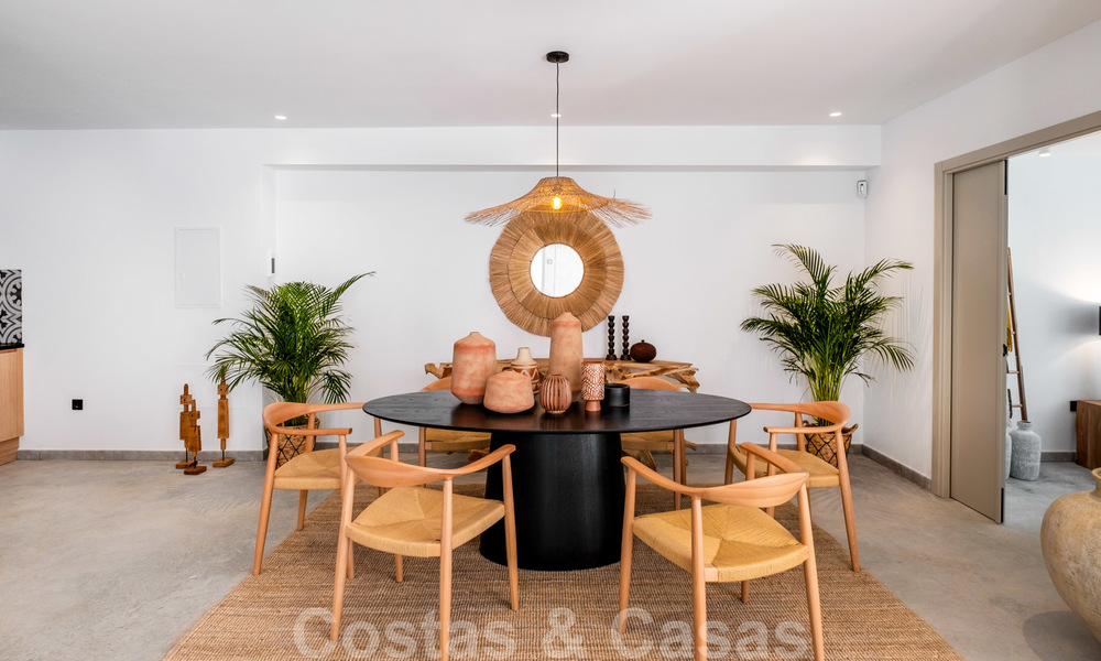 Prachtig gerenoveerde halfvrijstaande villa in Ibiza stijl te koop, op loopafstand van het strand en centrum van San Pedro - Marbella 23367