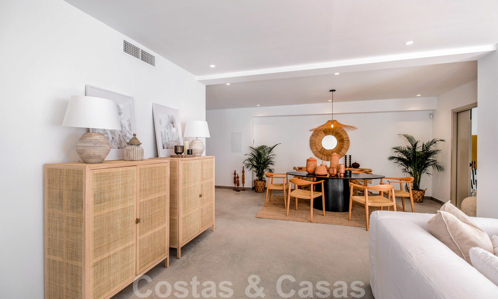 Prachtig gerenoveerde halfvrijstaande villa in Ibiza stijl te koop, op loopafstand van het strand en centrum van San Pedro - Marbella 23370