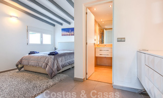 Eerstelijns strand villa te koop met prachtig zeezicht aan de New Golden Mile, tussen Marbella en Estepona 23473 