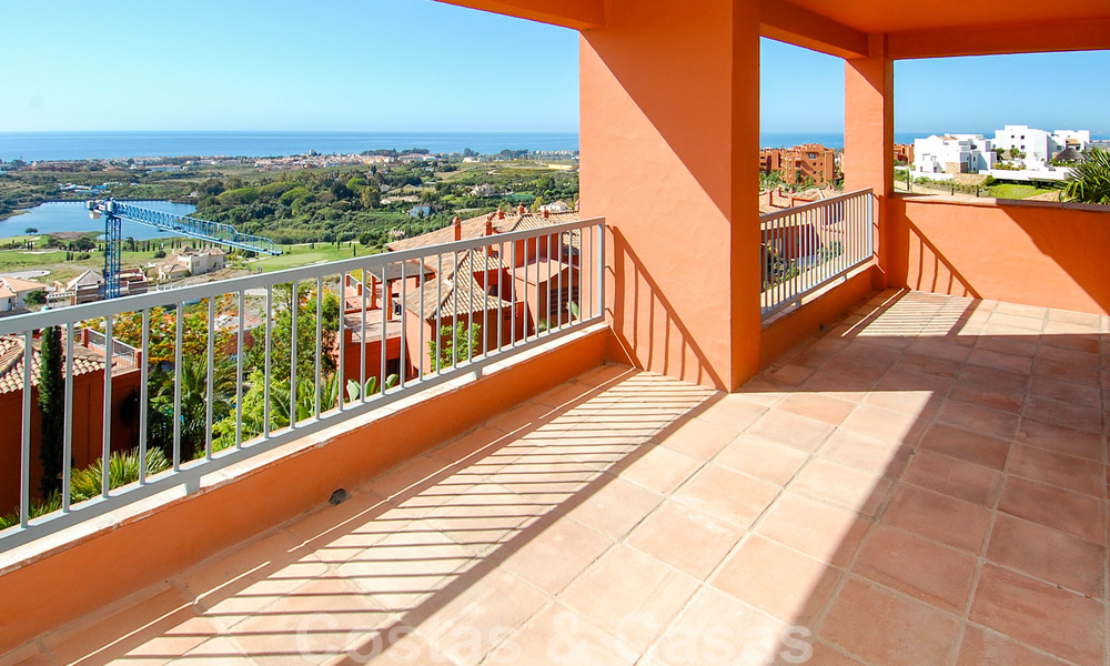 Luxe Appartementen te koop in Royal Flamingos met schitterend uitzicht over de golf en de zee in Marbella - Benahavis 23562