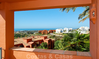 Luxe Appartementen te koop in Royal Flamingos met schitterend uitzicht over de golf en de zee in Marbella - Benahavis 23568 