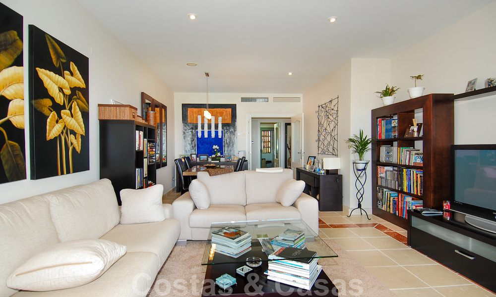Luxe Appartementen te koop in Royal Flamingos met schitterend uitzicht over de golf en de zee in Marbella - Benahavis 23575