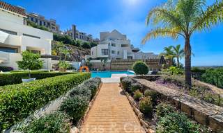 Ruime moderne luxe eerstelijnsgolf appartementen met een prachtig golf- en zeezicht te koop in Marbella - Benahavis 24061 