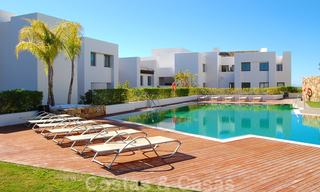 Moderne ruime luxeappartementen met golf- en zeezicht te koop in Marbella - Benahavis 24576 