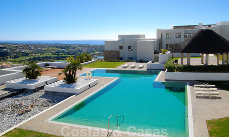 Moderne ruime luxeappartementen met golf- en zeezicht te koop in Marbella - Benahavis 24588