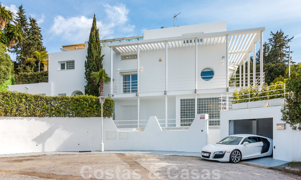 Stijlvolle luxe villa in Art Deco stijl te koop in Nueva Andalucia, Marbella. Dringende verkoop! 24173