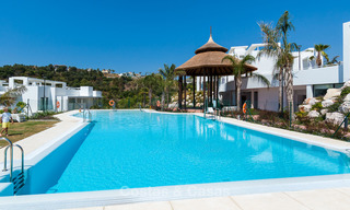 Te koop in Atalaya Hills: Appartementen in moderne stijl met uitzicht op de golf en zee in Benahavis - Marbella 24225 