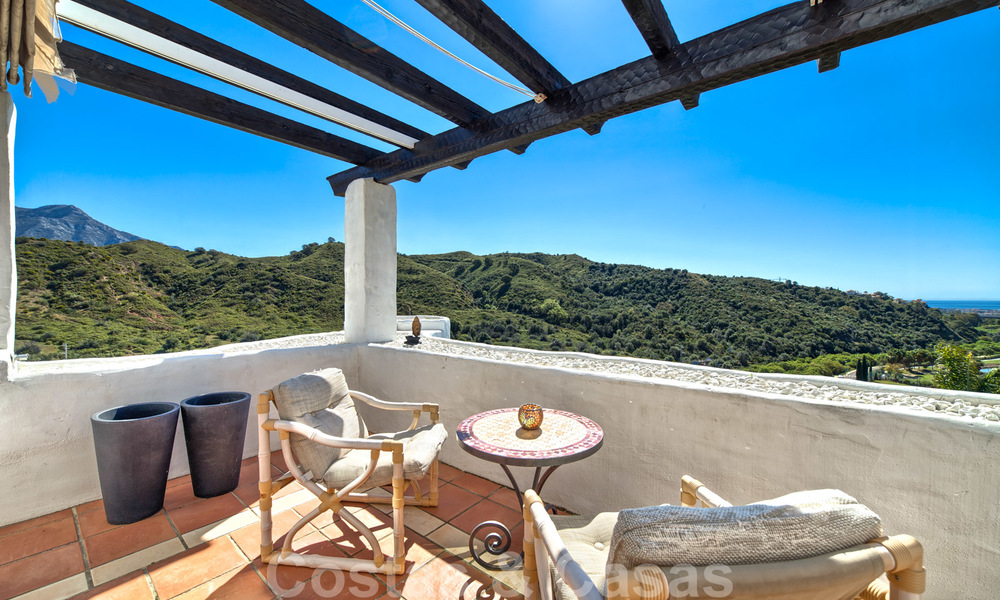 Prachtig penthouse appartement in exclusief, omheind frontlinie-golfcomplex met panoramisch uitzicht in La Quinta, Benahavis - Marbella 24426