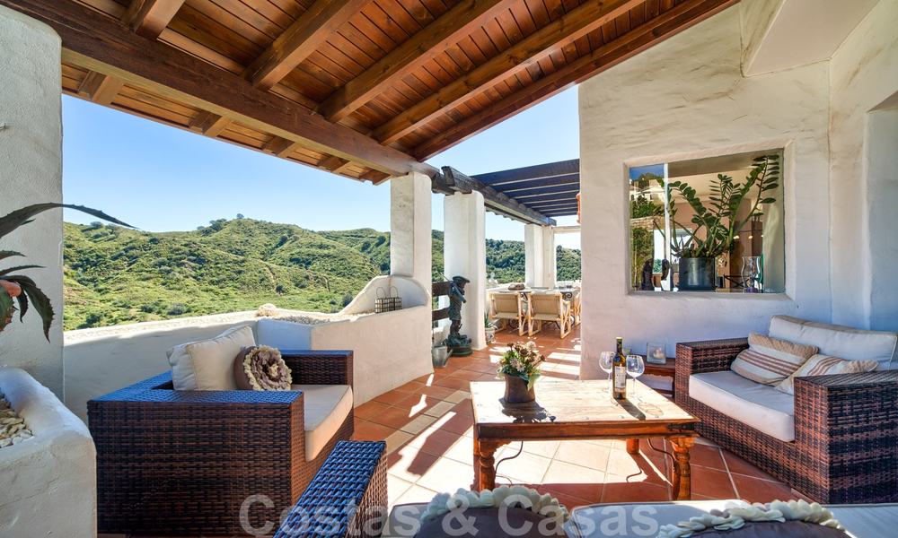 Prachtig penthouse appartement in exclusief, omheind frontlinie-golfcomplex met panoramisch uitzicht in La Quinta, Benahavis - Marbella 24429