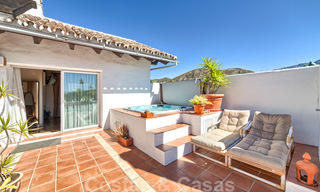 Prachtig penthouse appartement in exclusief, omheind frontlinie-golfcomplex met panoramisch uitzicht in La Quinta, Benahavis - Marbella 24439 