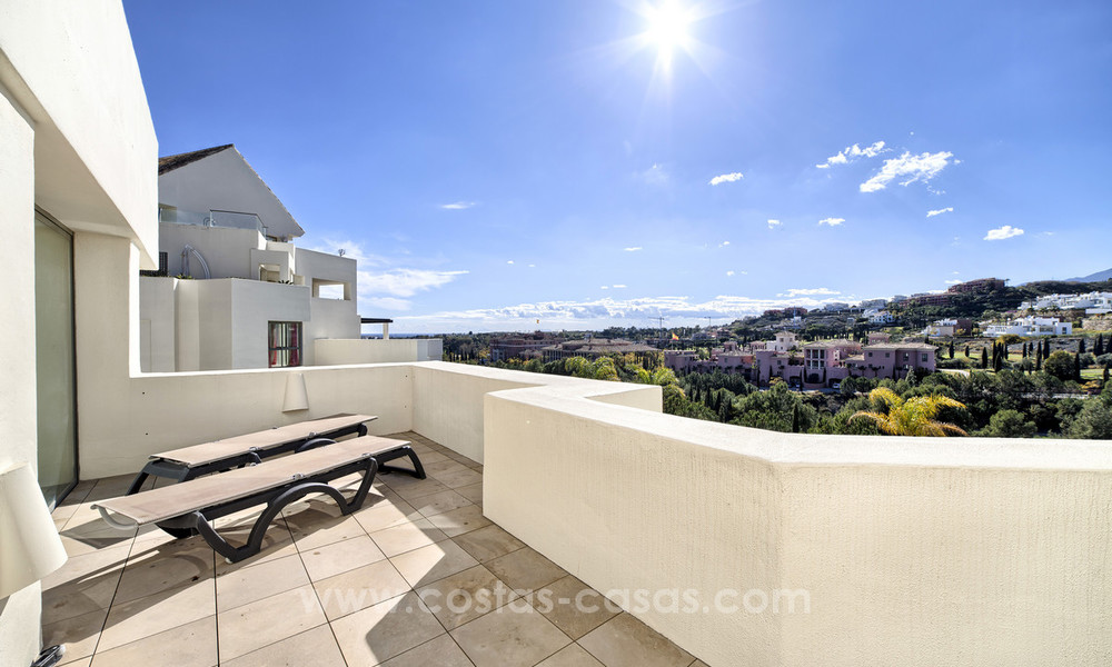 TEE 5 : Ruime moderne luxe eerstelijnsgolf appartementen met een prachtig golf- en zeezicht te koop in Marbella - Benahavis 24531