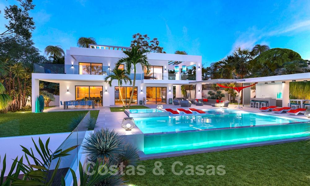 Exclusieve, hedendaagse villa te koop met panoramisch zeezicht, vlakbij het strand in Oost Marbella 24607