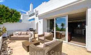 Gerenoveerd in eigentijdse stijl, duplex appartement te koop met zeezicht op de New Golden Mile tussen Marbella en Estepona 24732 