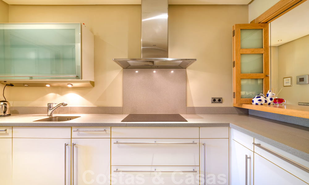 Luxe appartement te koop in prestigieus complex aan de Golden Mile te Marbella 24805