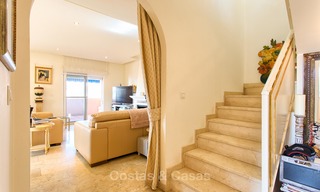 Penthouse appartement te koop in een eerstelijns strand complex in Estepona 24638 